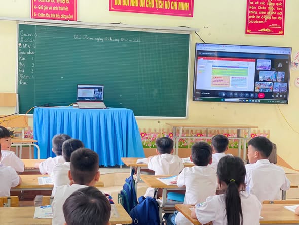 LỚP HỌC KẾT NỐI – KẾT NỐI YÊU THƯƠNG, LAN TỎA TRI THỨC